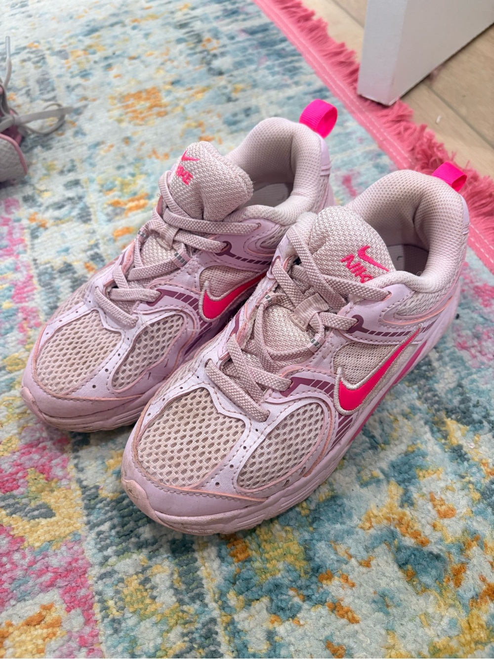Nike Kids Light Pink and Hot Pink Mesh Sneakers